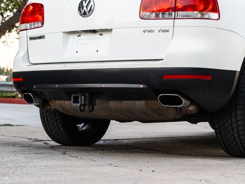 Used 2006 Volkswagen Touareg V10 TDI image 25