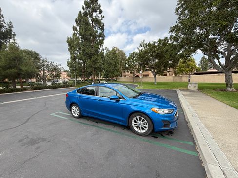 Used 2019 Ford Fusion SE FWD image 8