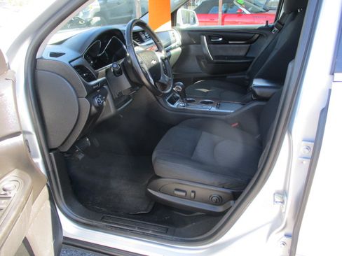 Used 2013 Chevrolet Traverse LT image 14