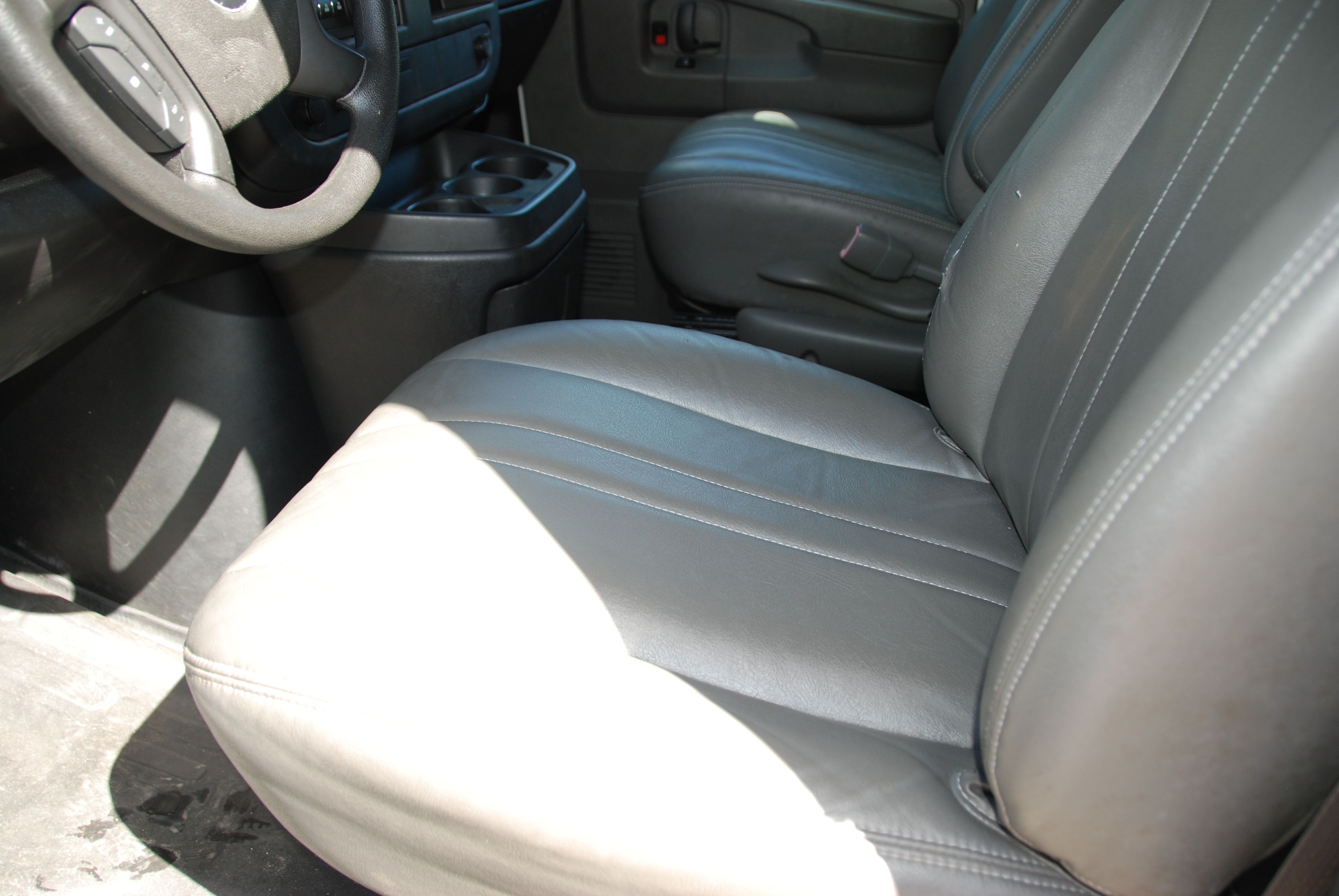 Used 2013 Chevrolet Express 1500 UNAVAIL RWD image 18