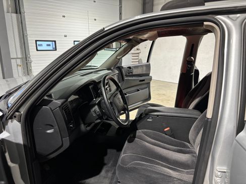 Used 2003 Dodge Dakota SXT image 10