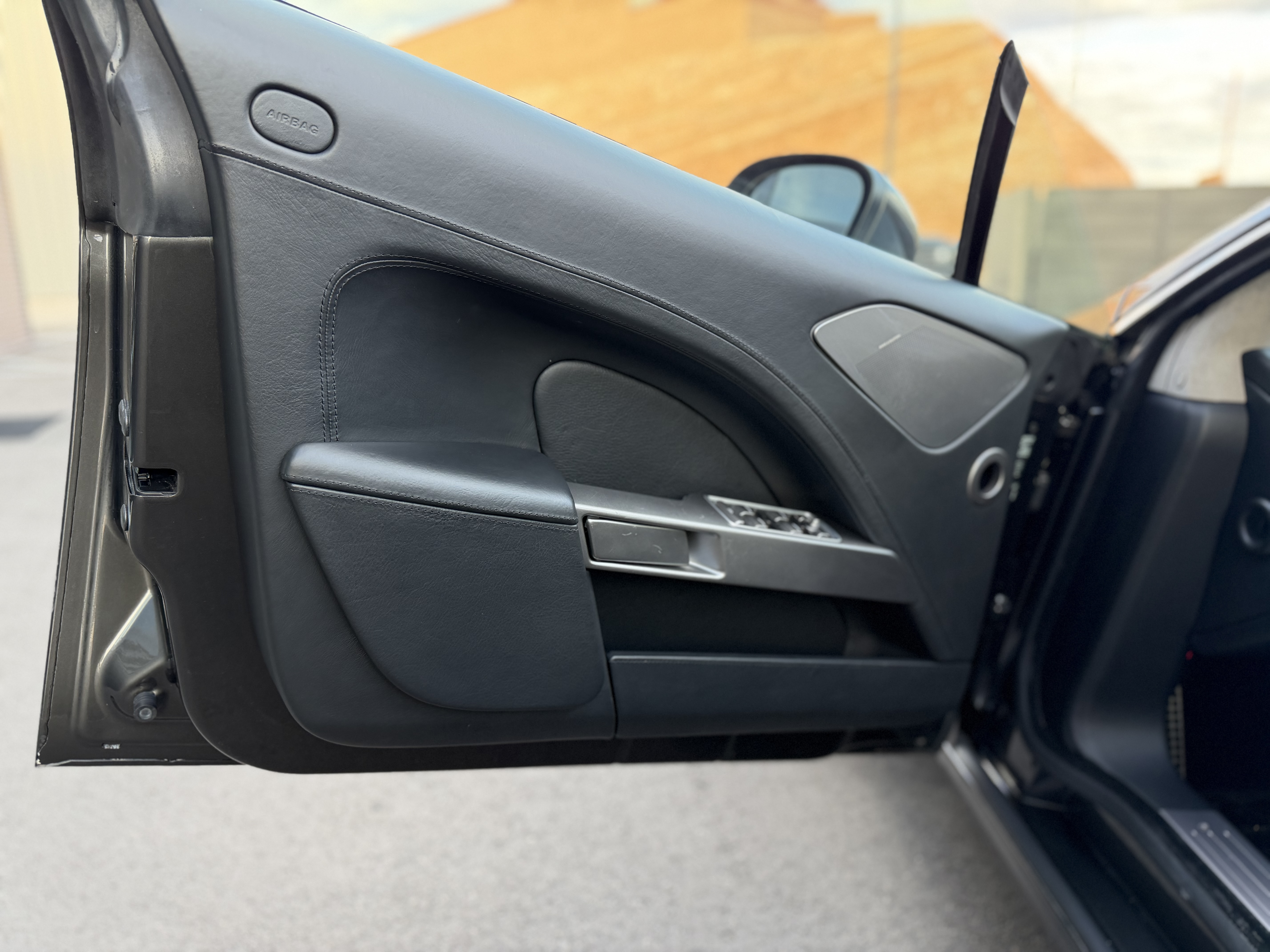 Used 2011 Aston Martin Rapide RWD image 17