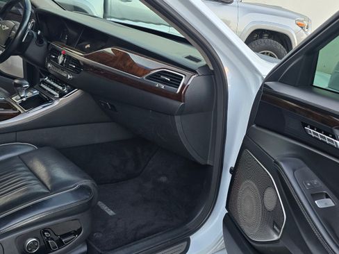 Used 2018 Genesis G90 5.0 Ultimate image 32