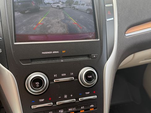 Used 2015 Lincoln MKC FWD image 9