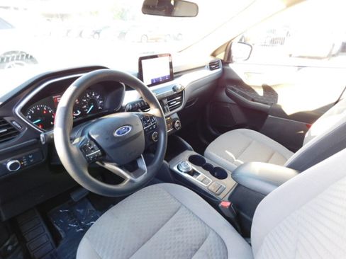 Used 2020 Ford Escape SE image 11