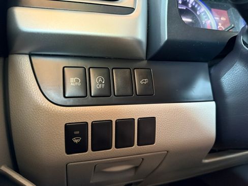 Used 2017 Toyota Highlander AWD V6 image 17