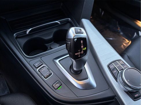 Used 2017 BMW 320i xDrive Sedan image 33