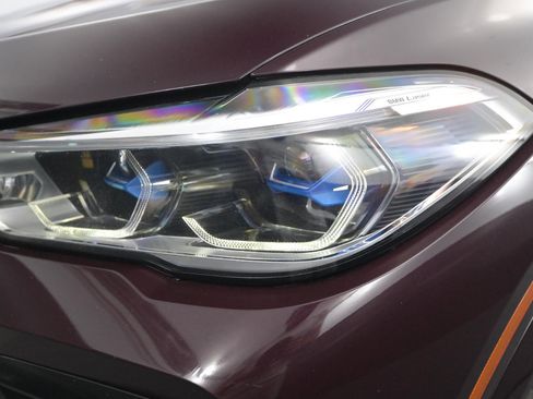 Used 2021 BMW X6 M50i image 10