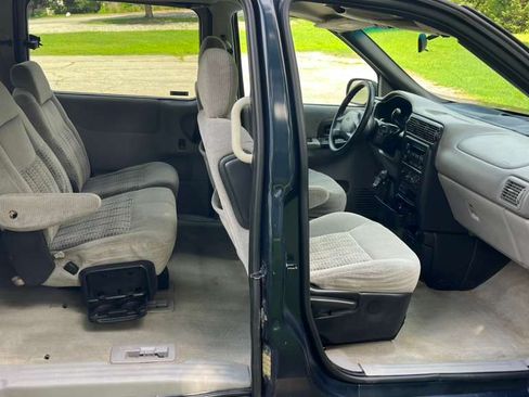 Used 2002 Chevrolet Venture LS FWD image 13