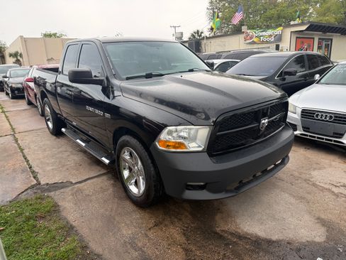 Used 2012 RAM 1500 ST image 2