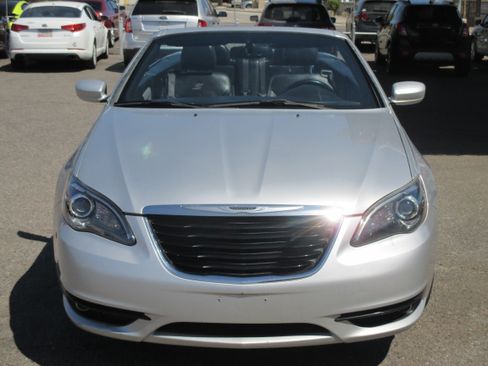 Used 2012 Chrysler 200 S Convertible FWD image 19