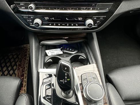 Used 2021 BMW 530i xDrive image 14