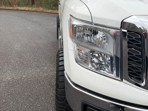 Used 2018 Nissan Titan SV image 72