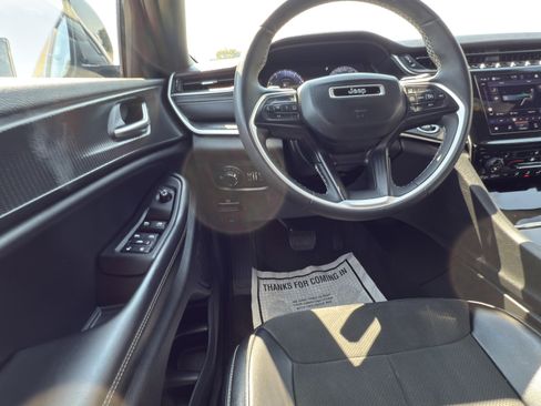 Used 2023 Jeep Grand Cherokee L Laredo AWD/4WD image 10