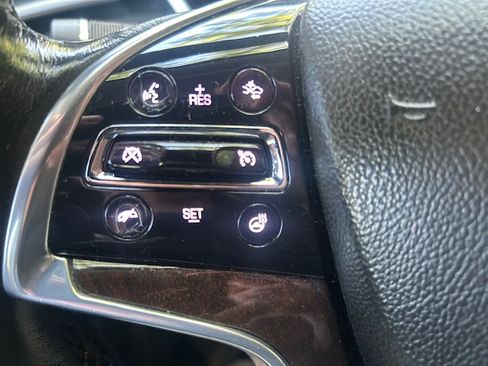 Used 2016 Cadillac SRX FWD Luxury image 9