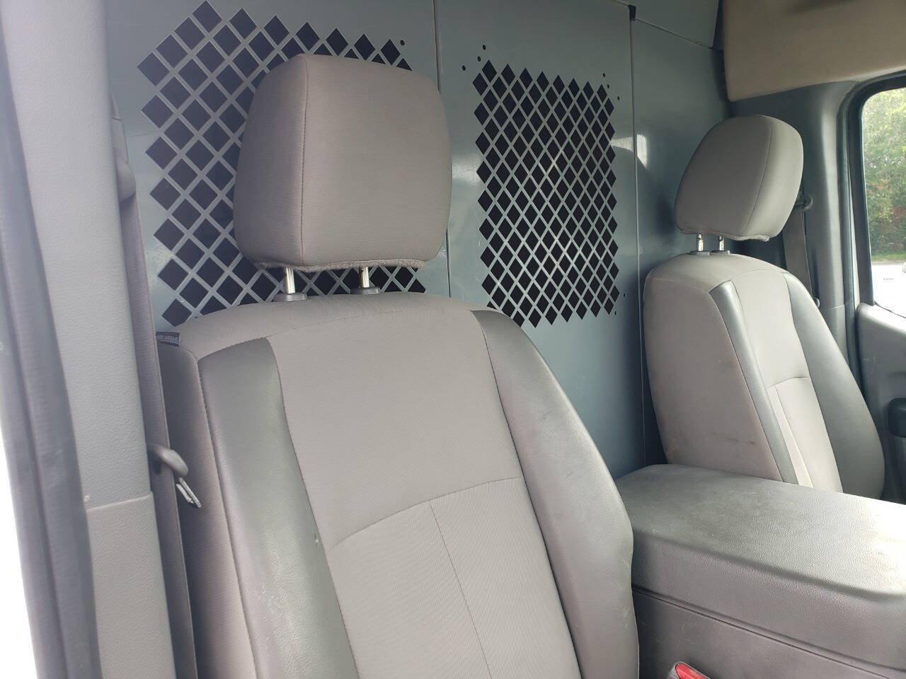 Used 2021 Nissan NV 2500 High Roof RWD image 7