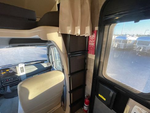 Used 2015 Mercedes-Benz Sprinter 4500 image 62