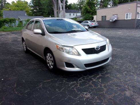 Used 2009 Toyota Corolla LE Sedan FWD image 3