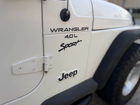 Used 1999 Jeep Wrangler 4WD Sport image 23