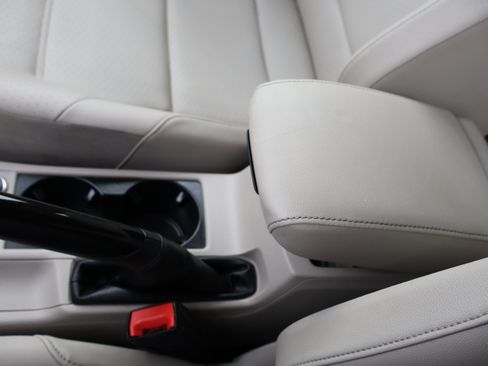Used 2015 Volkswagen Golf 2-Door FWD image 27