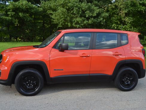 Used 2019 Jeep Renegade 4WD Sport image 1