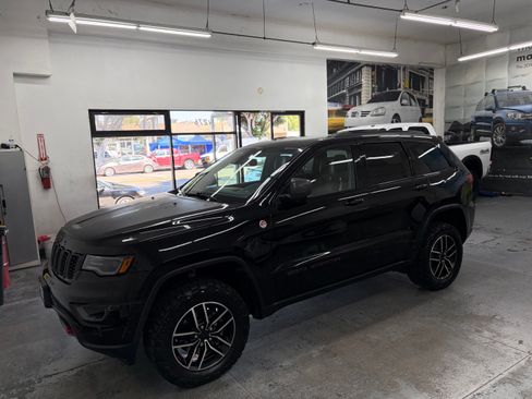 Used 2020 Jeep Grand Cherokee 4WD Trailhawk image 10