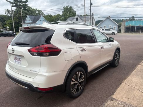 Used 2020 Nissan Rogue AWD SV image 5