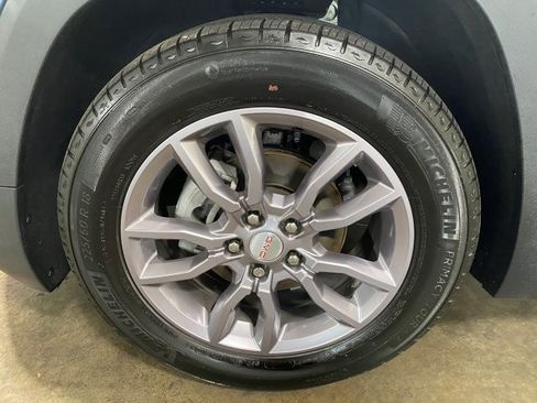 Used 2024 GMC Terrain FWD SLT image 4