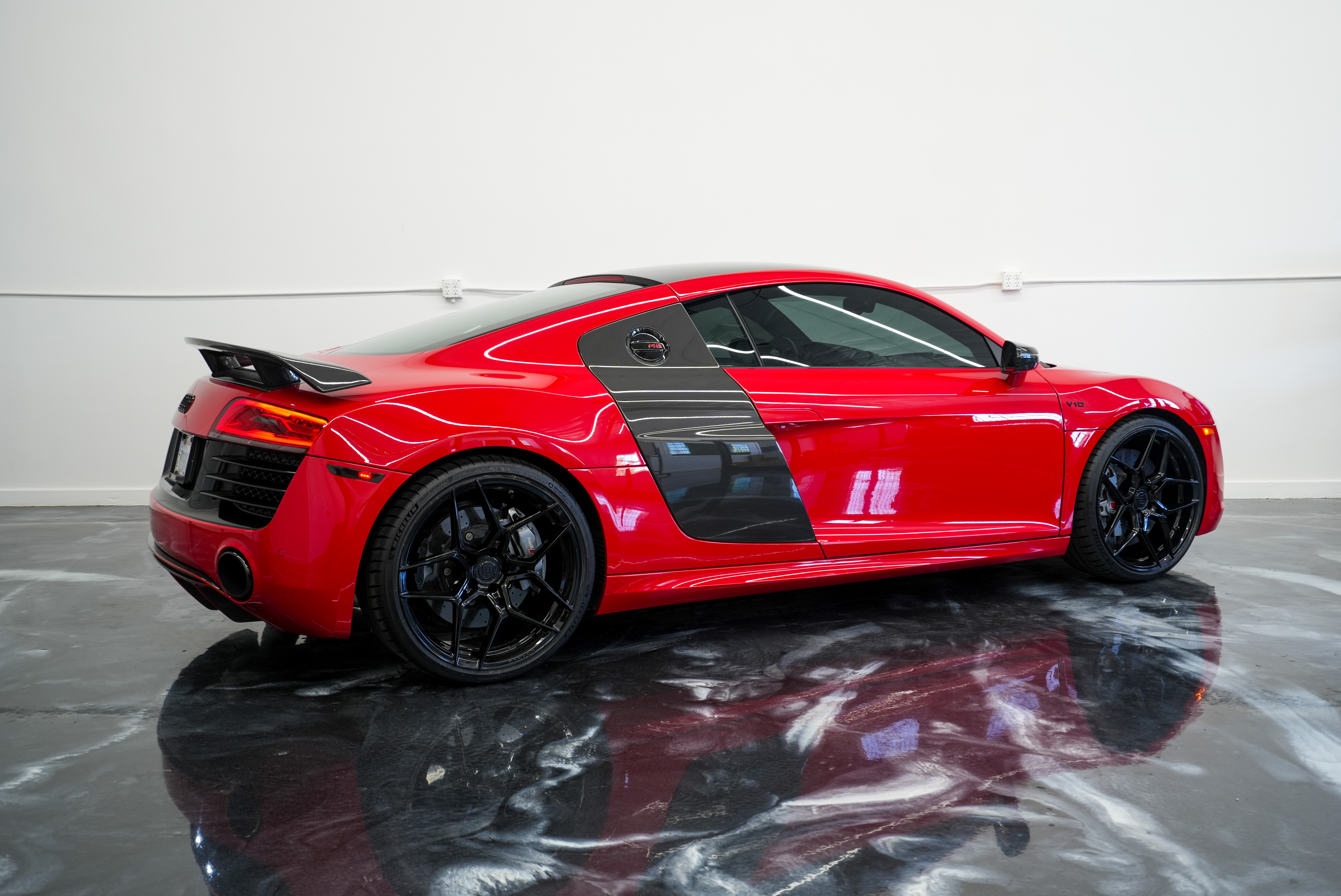 Used 2014 Audi R8 V10 plus Coupe AWD/4WD image 5