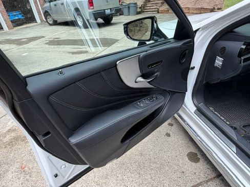Used 2023 Lexus LS 500h AWD w/ Luxury Package image 15