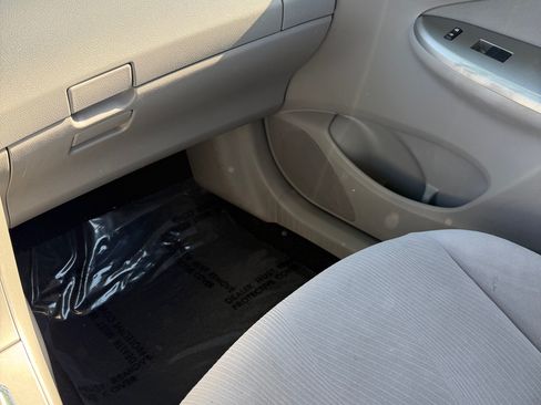 Used 2012 Toyota Corolla LE image 12