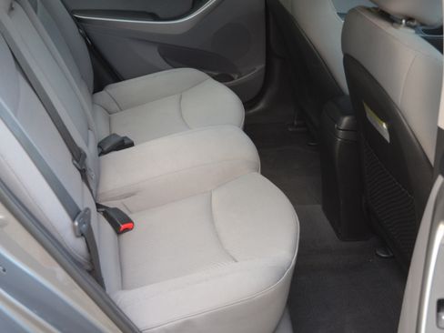 Used 2013 Hyundai Elantra GLS FWD image 11