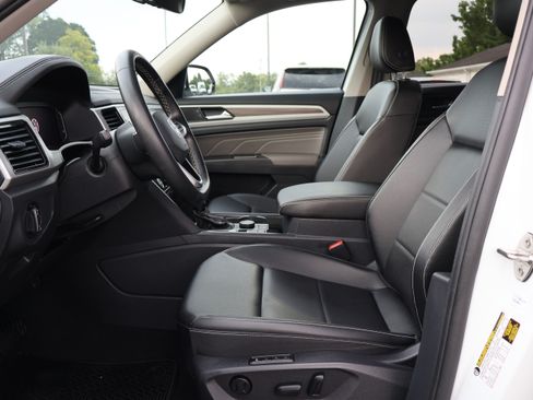 Used 2023 Volkswagen Atlas SEL image 11