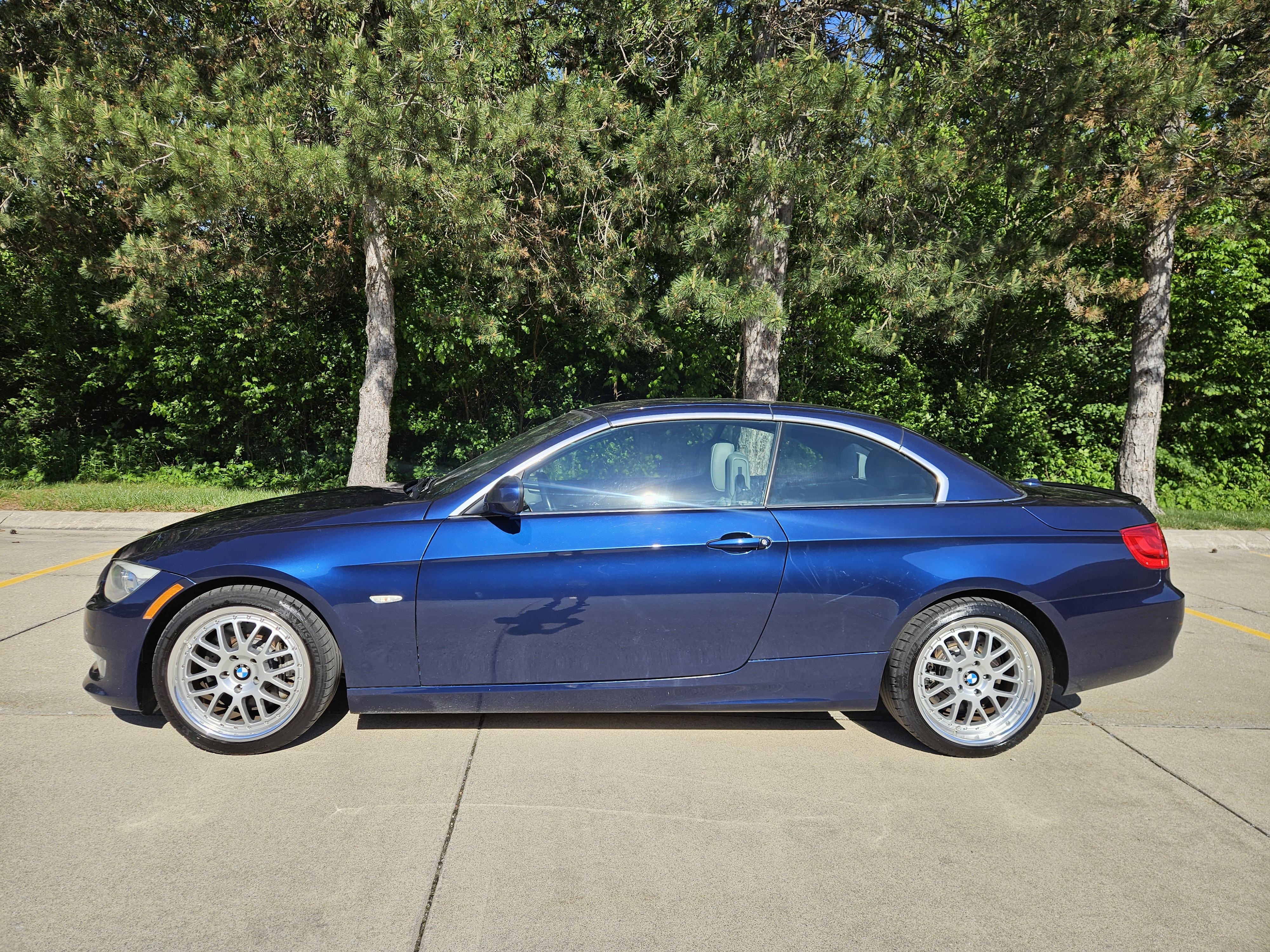Used 2012 BMW 335i Convertible RWD image 5