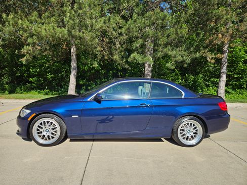 Used 2012 BMW 335i Convertible RWD image 5