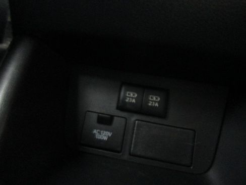 Used 2018 Toyota Highlander XLE image 31