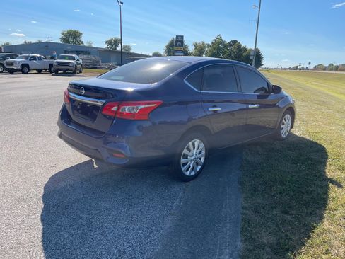 Used 2019 Nissan Sentra S image 4