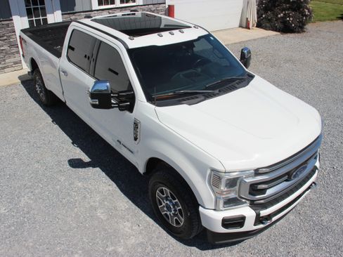 Used 2022 Ford F350 4x4 Crew Cab Super Duty image 9