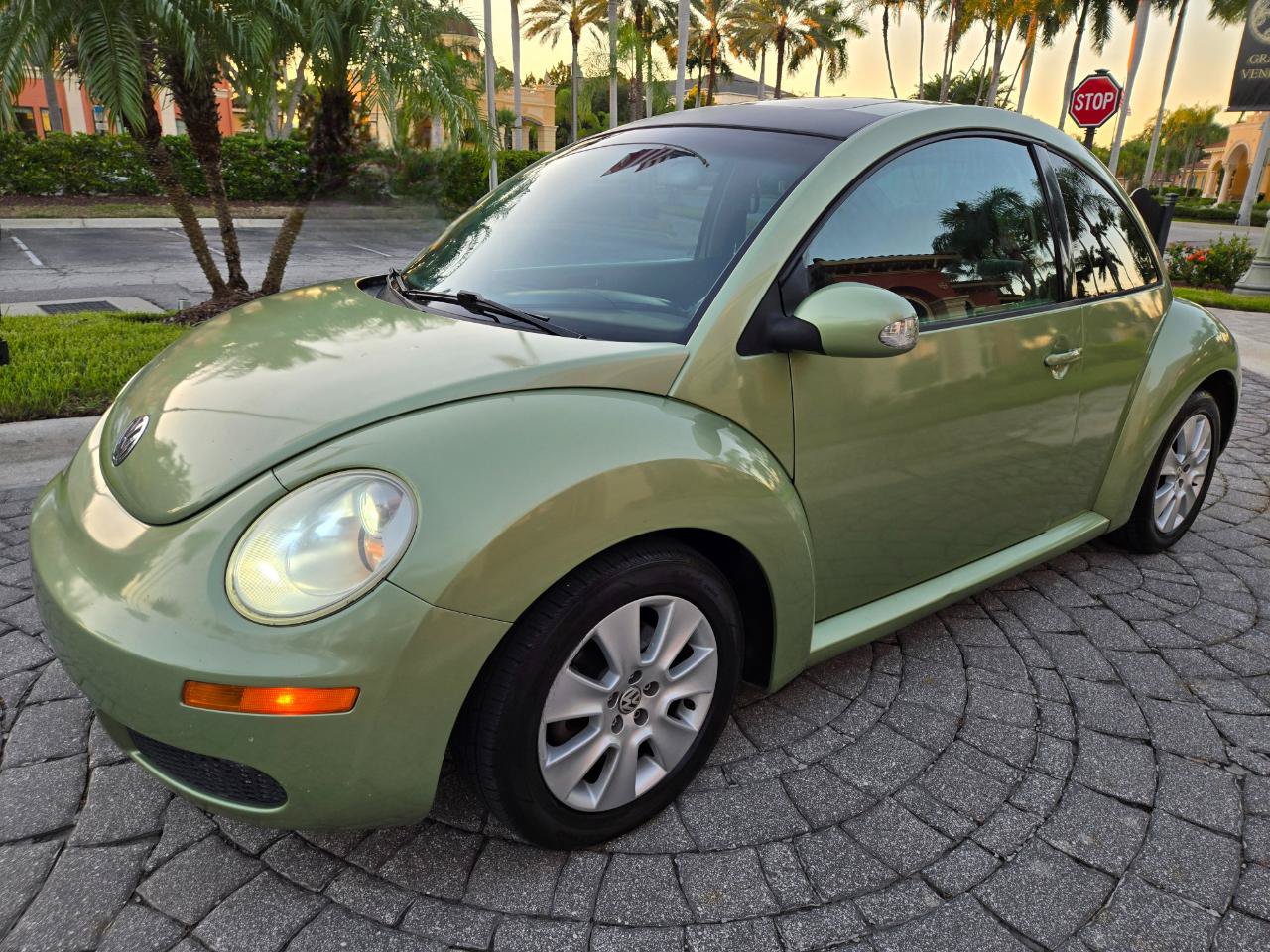 Used 2009 Volkswagen Beetle 2.5 Coupe FWD image 8