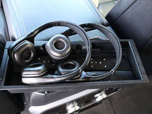 Used 2018 Ford Expedition Platinum image 23