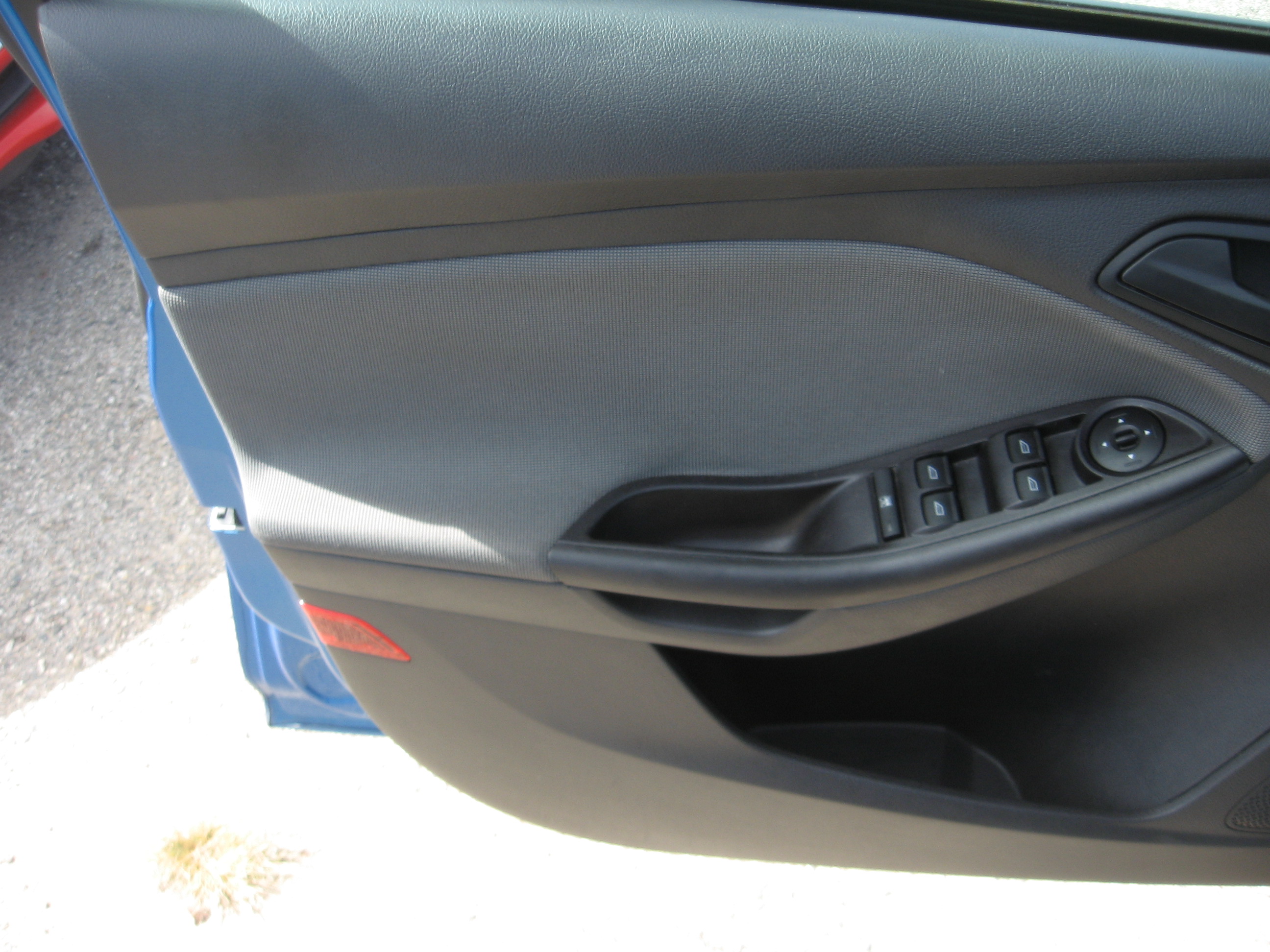 Used 2012 Ford Focus SE Sedan FWD image 8