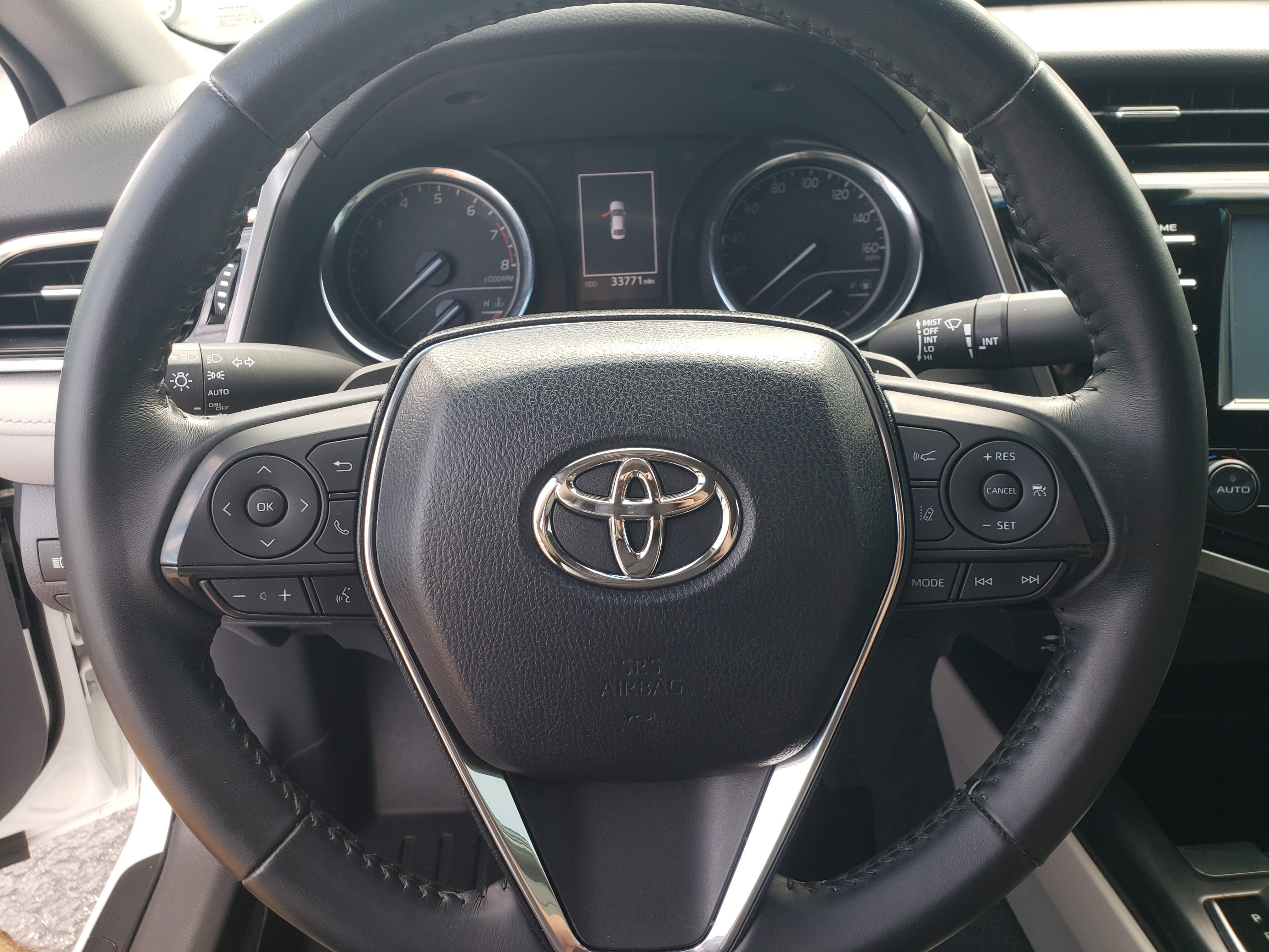Used 2018 Toyota Camry SE Sedan FWD image 11