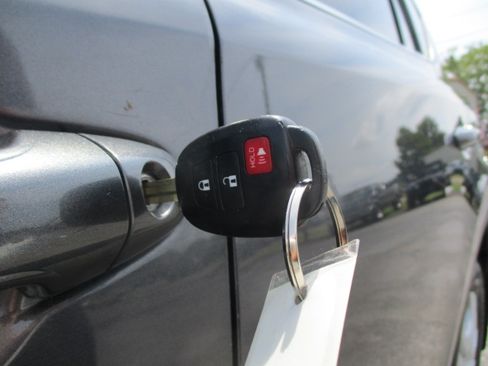 Used 2014 Toyota RAV4 AWD LE image 15