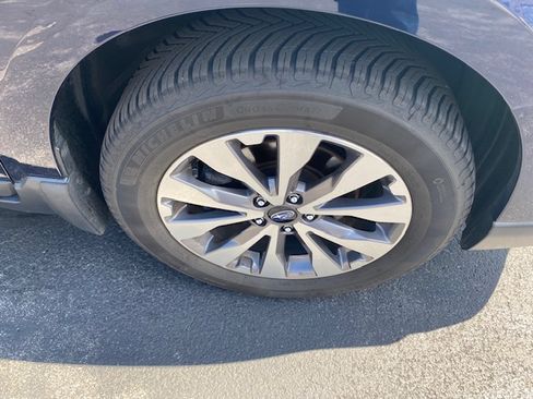 Used 2018 Subaru Outback 3.6R Touring image 9