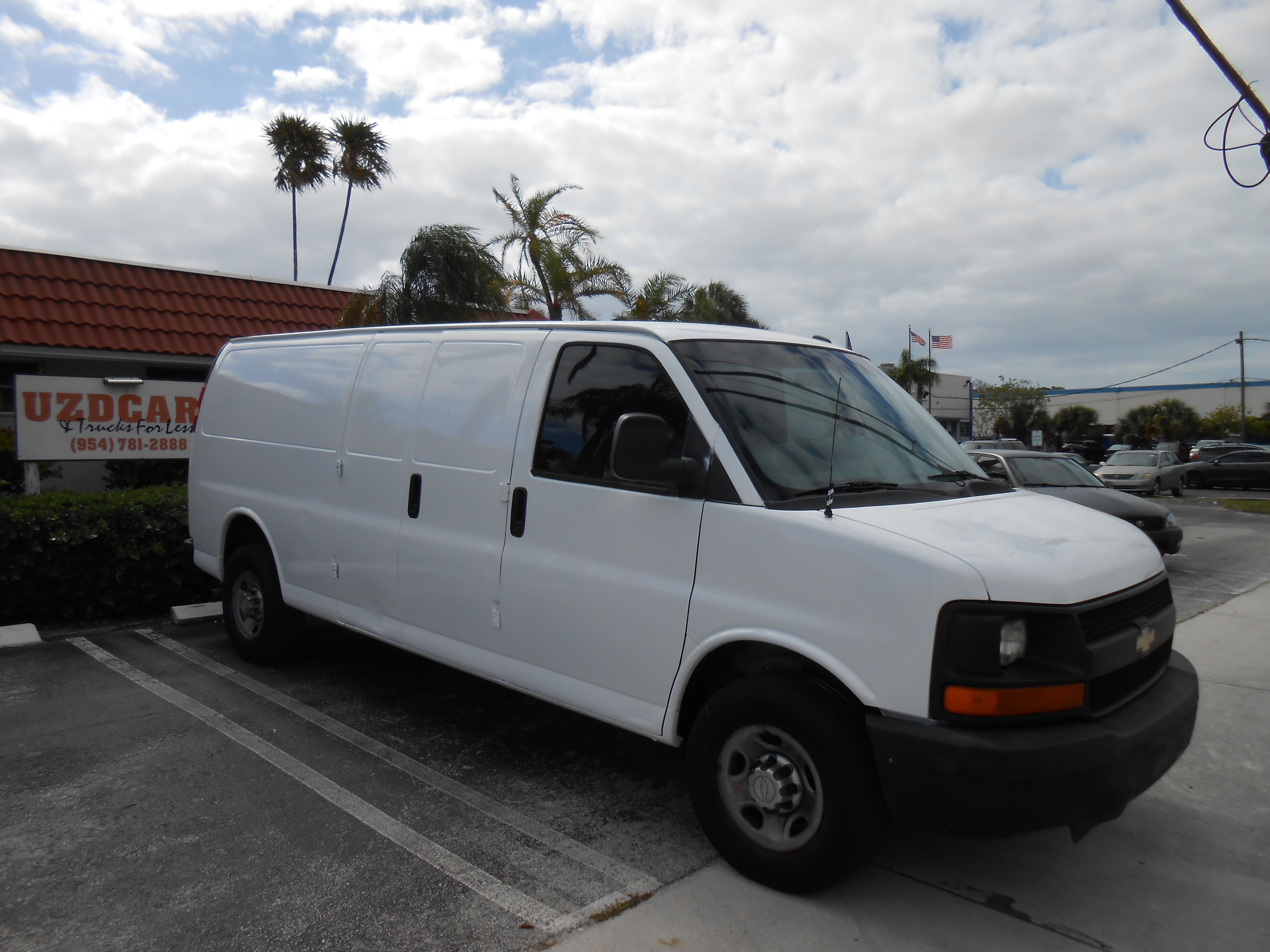 Used 2015 Chevrolet Express 2500 RWD image 8