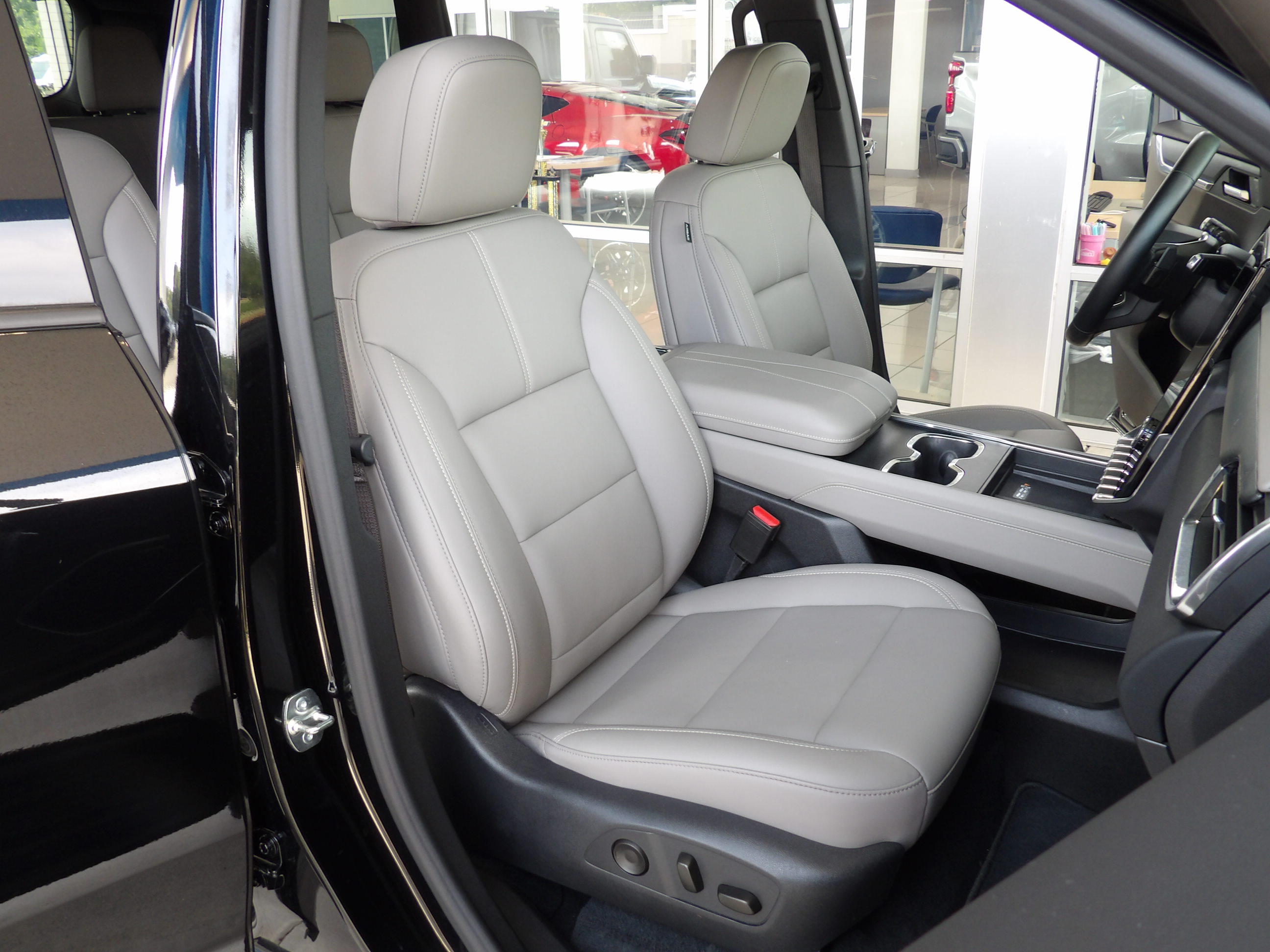 Used 2026 GMC Acadia FWD Elevation image 21