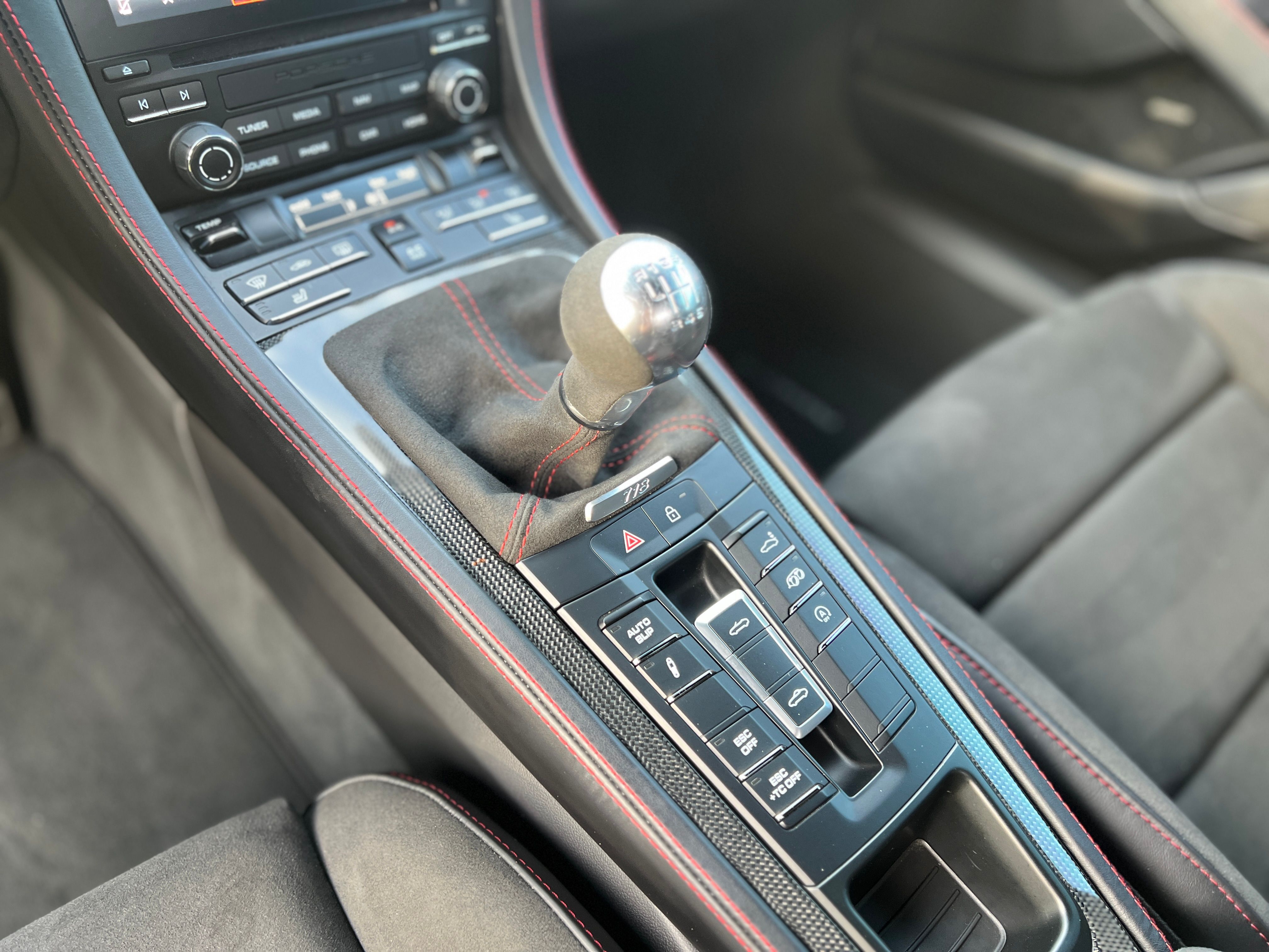 Used 2021 Porsche 718 Boxster Spyder RWD image 30