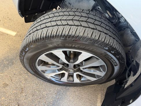 Used 2013 Toyota Sequoia 4WD Platinum image 39