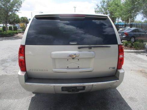 Used 2009 Chevrolet Suburban LTZ image 8