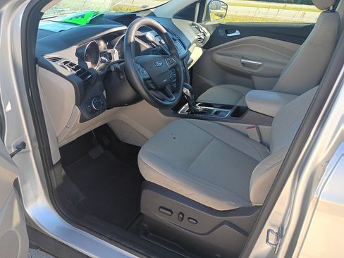 Used 2018 Ford Escape SE image 13